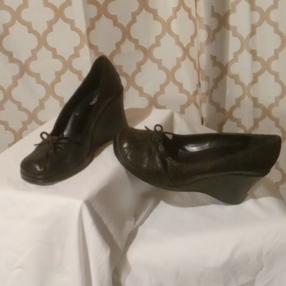 Black shoes